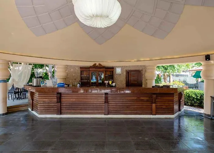 Palmeras Ultra מלון 5*