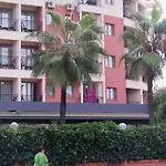 Palmeras Ultra 酒店 Konaklı