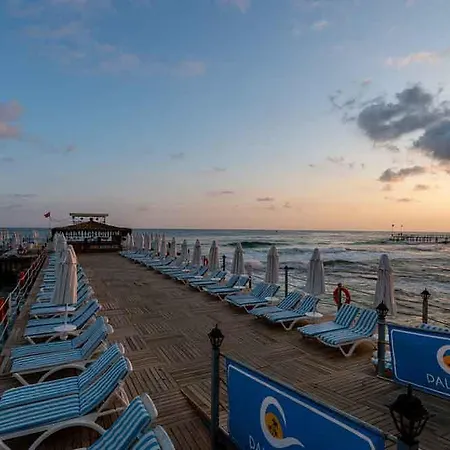 Palmeras Ultra Konaklı