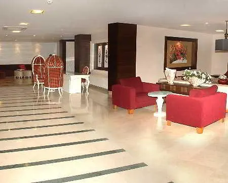 Hotel Palmeras Ultra Konaklı