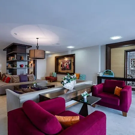 Palmeras Ultra Konaklı