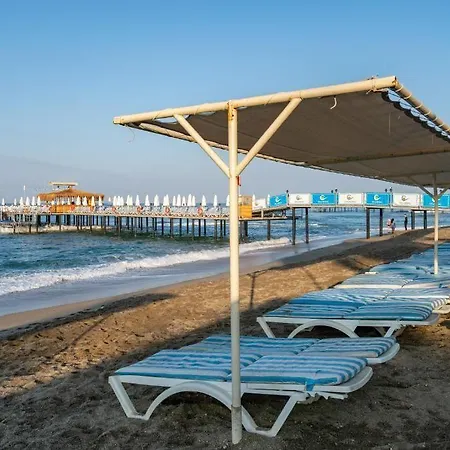 Palmeras Ultra Szálloda 5*